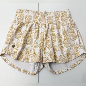 LOVE FITNESS - Pineapple Runners Shorts - XS